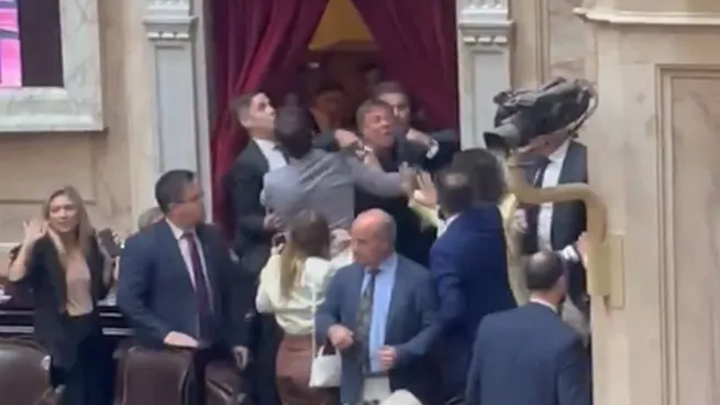oscar-zago-pelea-congresojpg
